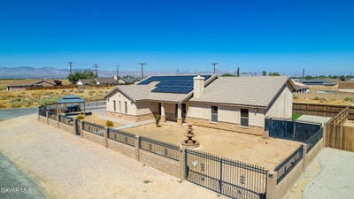 /international/us/8101-lime-avenue-california-city-ca-110120003725/