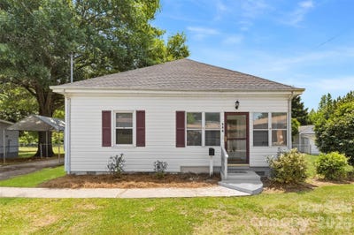 /international/us/204-hampshire-lane-clover-sc-110108299779/