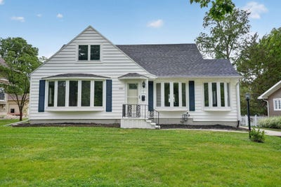 /international/us/2221-grand-boulevard-cedar-falls-ia-110109137232/