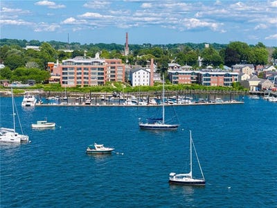 /international/us/345-thames-street-bristol-ri-110101463260/