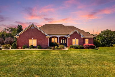 /international/us/1002-bunker-hill-drive-lawrenceburg-ky-110120417331/