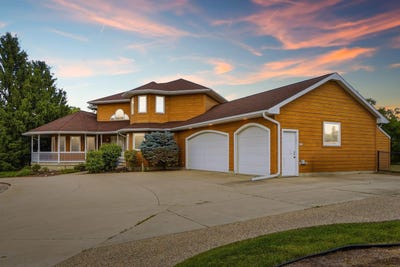 /international/us/709-lake-ridge-drive-cedar-falls-ia-110108577918/