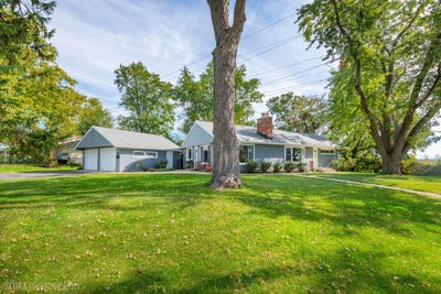 /international/us/148-cherry-street-cary-il-110120527851/