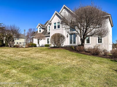 /international/us/64-masters-common-south-queensbury-ny-110098569424/