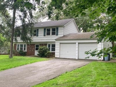 /international/us/17-skylark-lane-stony-brook-ny-110108656806/
