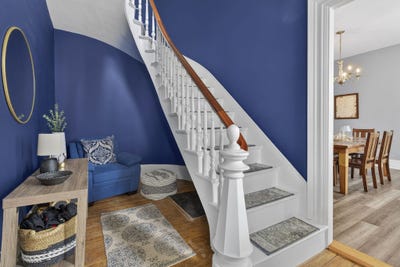 /international/us/11-w-concord-street-dover-nh-110107612353/