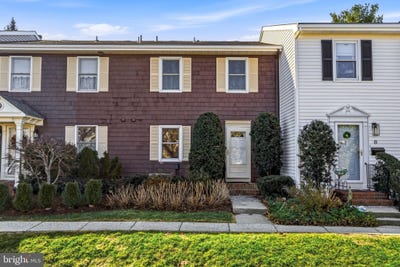 /international/us/635-e-main-street-moorestown-nj-110106280375/