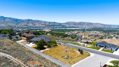 /international/us/e-center-pocatello-ny-110109645715/