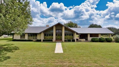 /international/us/325-county-rd-389-fredonia-tx-110102140847/