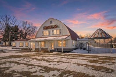 /international/us/1813-11th-avenue-baldwin-wi-110106321181/