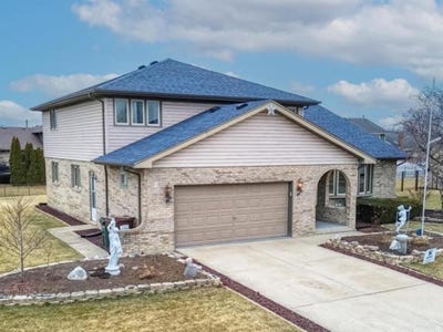 /international/us/18800-dickens-drive-mokena-il-110106184756/