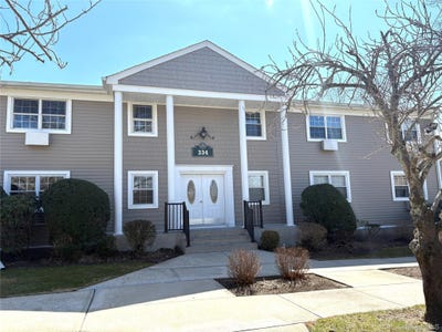 /international/us/334-lakeland-avenue-sayville-ny-110106933832/