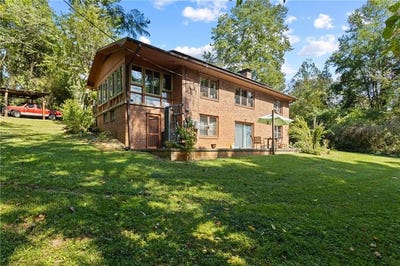 /international/us/707-campbell-town-road-walhalla-sc-110109760320/