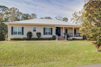 /international/us/5015-courthouse-road-gulfport-ms-110103962874/