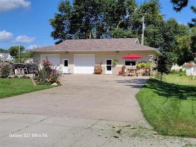 /international/us/235-north-street-w-eagle-bend-mn-110106098072/