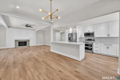 /international/us/515-heritage-village-southbury-ct-110105869655/