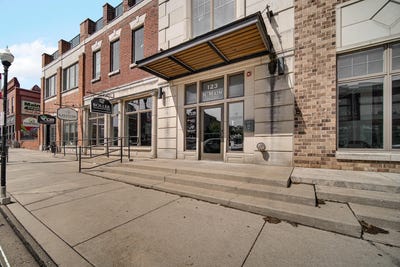 /international/us/123-n-main-street-crown-point-in-110108258897/