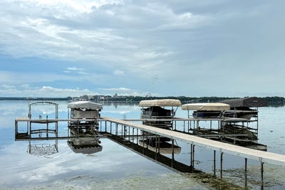 /international/us/3837-monona-drive-monona-wi-110108916228/
