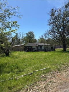 /international/us/206-cedar-n-calvert-tx-110108652772/