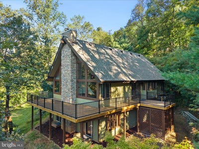 /international/us/1388-granny-smith-road-linden-va-110120424835/