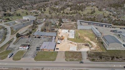 /international/us/13149-state-highway-13-kimberling-city-mo-110107486188/