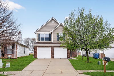 /international/us/15472-old-pond-circle-noblesville-in-110108552180/