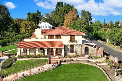 /international/us/2240-foothill-boulevard-santa-ana-ca-110099265278/