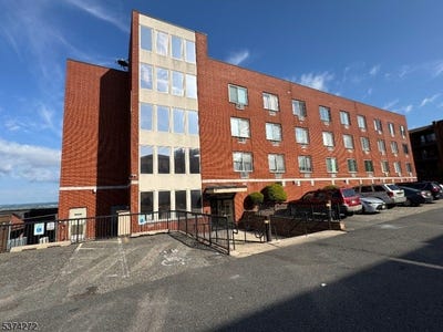 /international/us/1911-grand-ave-north-bergen-twp-nj-110101161869/