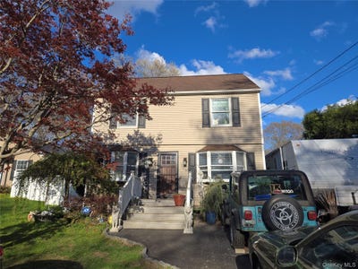 /international/us/522-rowlinson-drive-shirley-ny-110107458556/