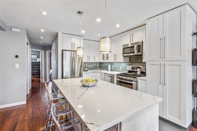 /international/us/6420-perry-avenue-maspeth-ny-110099268439/?lang=de