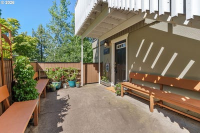 /international/us/2187-w-15th-ct-eugene-or-110108535876/