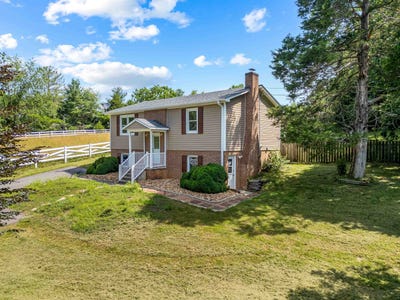 /international/us/3450-happy-hollow-road-blacksburg-va-110100566874/