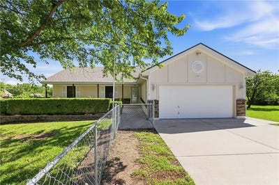 /international/us/10604-e-240th-street-peculiar-mo-110108440934/