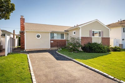 /international/us/46-hunter-lane-hicksville-ny-110120150842/