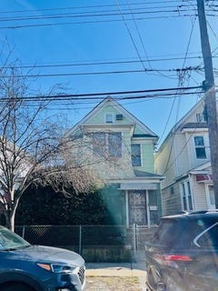 /international/us/10145-116th-street-richmond-hill-ny-110098761824/