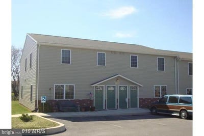 /international/us/10641-sunburst-gardens-drive-waynesboro-pa-110105308901/