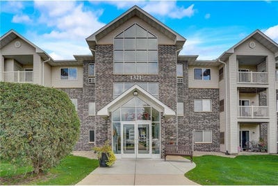 /international/us/1321-lake-drive-w-chanhassen-mn-110108614345/