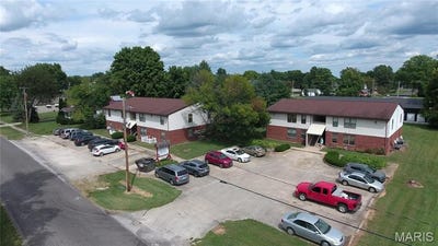 /international/us/818-s-6th-street-carrollton-il-110102830984/