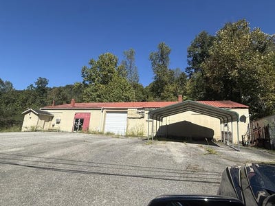 /international/us/2896-christopher-road-hazard-ky-110110372235/