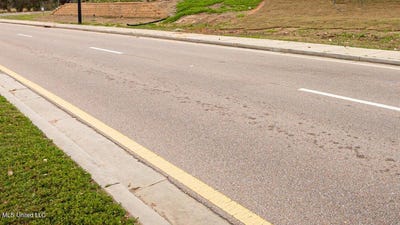 /international/us/458-back-bay-boulevard-lot-8-biloxi-ms-110100928568/