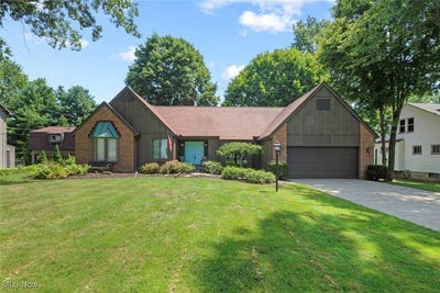 /international/us/33-w-7th-street-newton-falls-oh-110101063996/