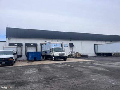 /international/us/310-emig-road-york-pa-110104123480/