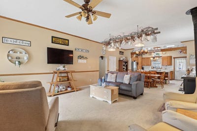 /international/us/166-new-hampshire-avenue-london-oh-110119641897/