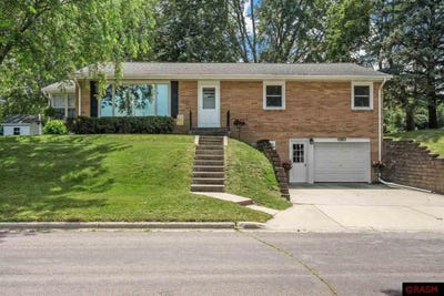 /international/us/404-6th-ave-ne-waseca-mn-110101235393/