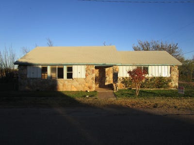 /international/us/120-n-6th-street-crowell-tx-110120496520/