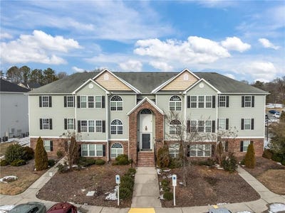/international/us/1625-cherry-blossom-lane-winston-salem-nc-110105259071/