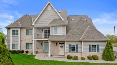 /international/us/1351-rose-ct-waukesha-wi-110107891596/