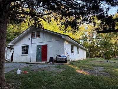 /international/us/2459-cedar-falls-road-franklinville-nc-110108902490/
