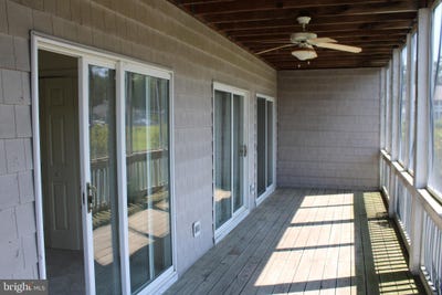 /international/us/17273-crab-pot-lane-piney-point-md-110100395804/