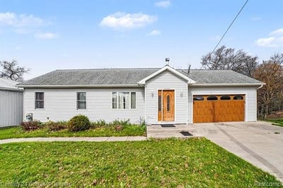 /international/us/9370-perch-lake-drive-garfield-twp-mi-110107868615/